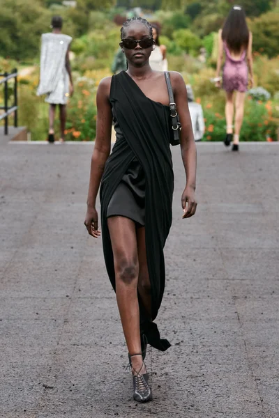 Look 50